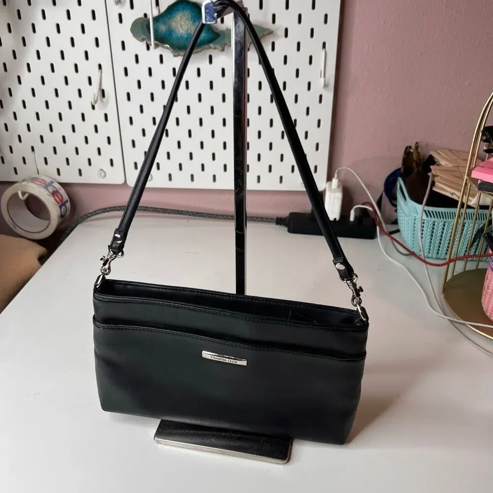 black Charter Club Y2K 90’s shoulder bag features a sleek design with silver-ton